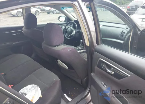 2013 Nissan Altima 2.5 Sv z USA, uszkodzony, nr VIN 1N4AL3AP6DN551864